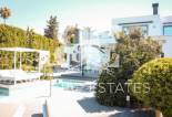 Resale - Villa -
Marbella - Nueva Andalucía