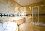 Herverkoop - apartment -
Marbella - La Mairena