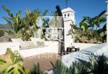 Resale - Villa -
Marbella - Nueva Andalucía