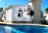 Wiederverkauf - Villa -
Denia