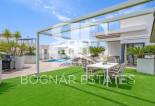 Herverkoop - Villa -
Orihuela Costa - Villamartín