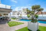 Resale - Villa -
Orihuela Costa - Pau 8*