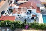 Wiederverkauf - Villa / Semi-detached Villa -
Torrevieja - Torreta Florida