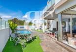 Resale - Villa -
Orihuela Costa - Pau 8*