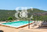 Resale - Villa -
Onil