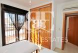 Resale - Villa -
Villamartín - PAU 8