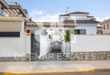 Herverkoop - Villa -
Los Montesinos - La Herrada