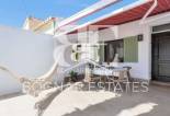 Wiederverkauf - Villa / Semi-detached Villa -
Torrevieja - Torreta Florida