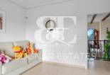 Herverkoop - Country House -
Orihuela