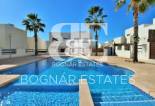 Resale - Villa -
Villamartín - PAU 8