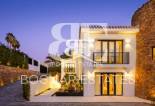 Resale - Villa -
Marbella - Nueva Andalucía