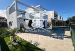 Wiederverkauf - Villa -
Los Alcazares - Roda Golf Resort
