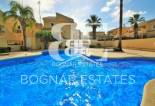 Resale - Villa -
Villamartín - Los Dolses