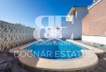 Resale - Villa -
Torrevieja - Urbanización San Luis