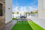 Resale - Villa -
Orihuela Costa - Pau 8*