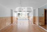 Resale - Villa -
Torrevieja
