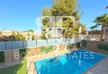 Resale - Villa -
Orihuela Costa - Villamartín