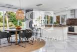 Resale - Villa -
Marbella - Nueva Andalucía