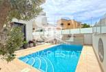 Resale - Villa -
Orihuela Costa - Villamartín