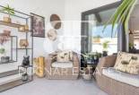 Wiederverkauf - Villa / Semi-detached Villa -
Torrevieja - Torreta Florida