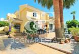 Resale - Villa -
Villamartín - Los Dolses
