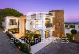 Resale - Villa -
Marbella - Nueva Andalucía