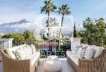 Herverkoop - Villa -
Marbella - Nueva Andalucía