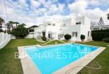 Wiederverkauf - Villa -
Marbella - Las Chapas