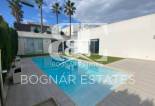 Resale - Villa -
Benijofar